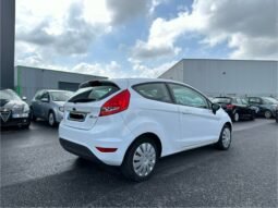 Ford fiesta 1.25 ess 60 ch 1ère main complet