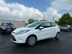 Ford fiesta 1.25 ess 60 ch 1ère main complet