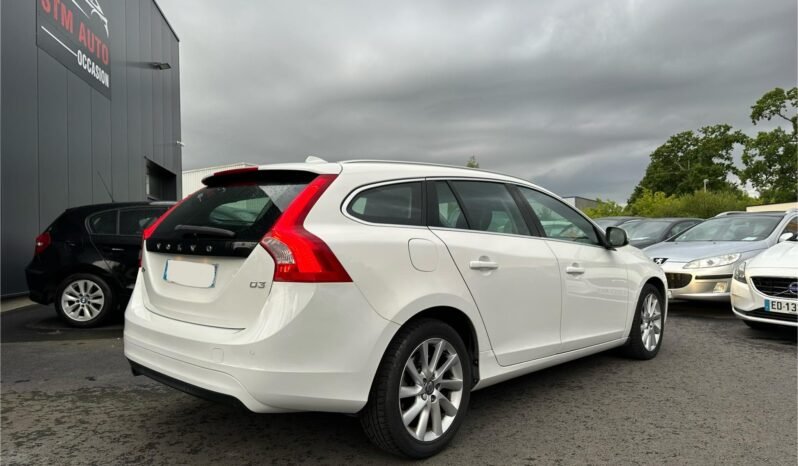 Volvo v60 2.0 tdi 150 ch boite auto complet