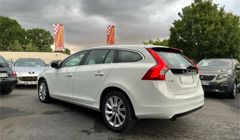 Volvo v60 2.0 tdi 150 ch boite auto complet