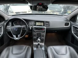 Volvo v60 2.0 tdi 150 ch boite auto complet