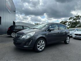 Opel corsa 1.2 ess 85 ch