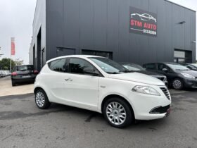 Lancia ypsilon 1.2 ess 69 ch