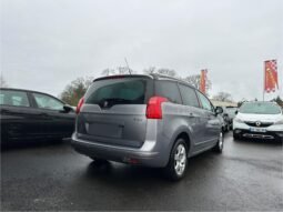 Peugeot 5008 1.6 hdi 115 ch 1ère main complet