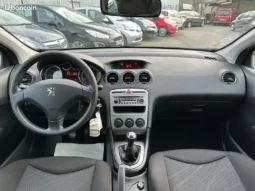 Peugeot 308 1.6 hdi 92 ch 1ère main complet